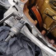 Avdragare för Kedjeglidskenas Bultar på BMW, Mercedes