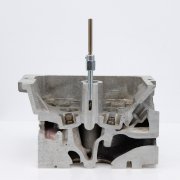 Borrning av skadad insprutarskruv i cylinderhuvud