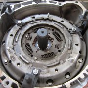 montering av hållarklor på Ford powershit koppling