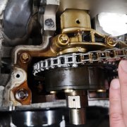 montering av ny kamkedja med nitverktyg