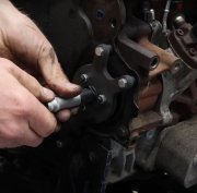 Montering av specialverktyget för demontering av insprutningspumpen