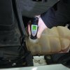 Kylvätske-pH-mätare nedsänkt i expansionskärl under test