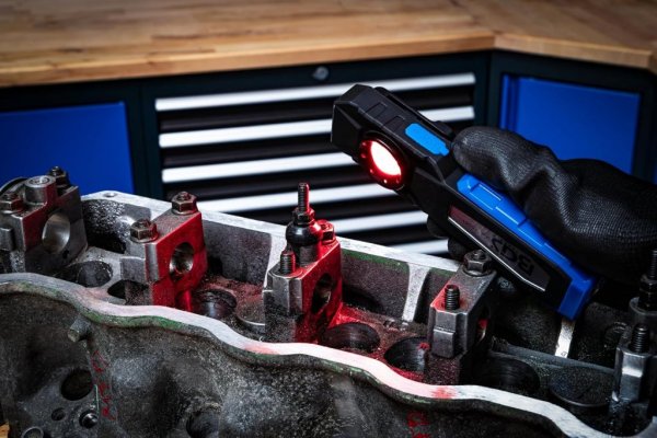 COB-LED Arbetslampa Fällbar med Magnet och 4 Lägen