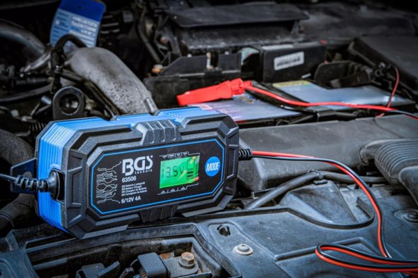 Digital batteriladdare, 6 & 12V, 4A