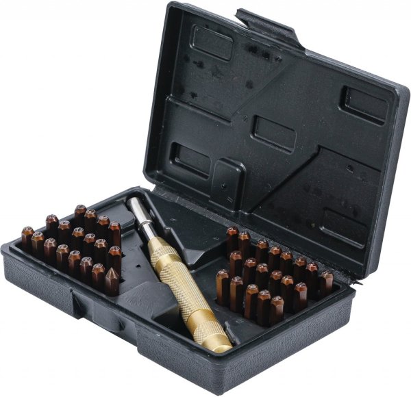 Automatisk stans med 4mm bokstäver